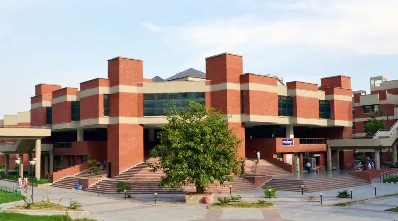 UNIVERSITY SCHOOL OF MANAGEMENT STUDIES DELHI